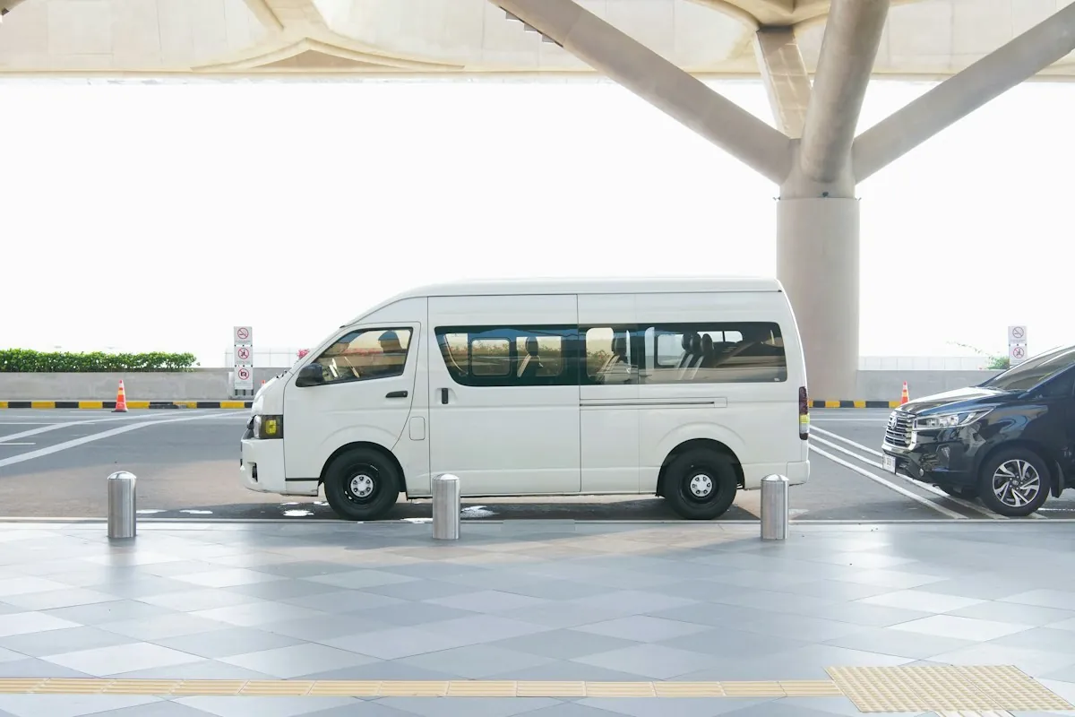 Passenger van on rent in Mumbai for group travel